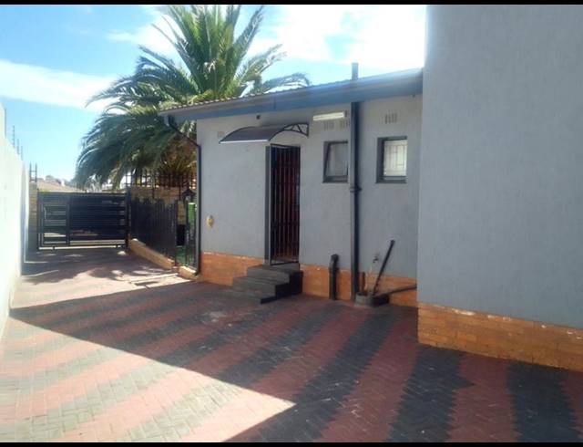 3 BEDROOM HOUSE FOR SALE IN LENASIA